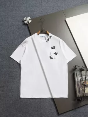 2026 プラダ 夏先行販売 クルーネック半袖Tシャツ オーバーサイズ ゆったりドロップショルダー ブランド コピー