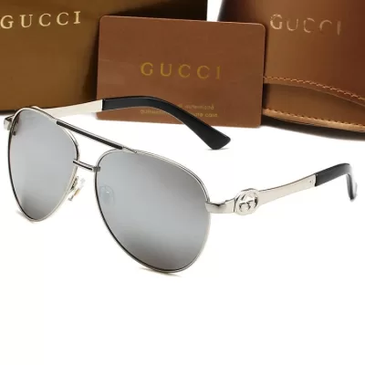 コピー グッチ サングラス 2026新作 オーバーサイズ 上品見え ヘビロテ