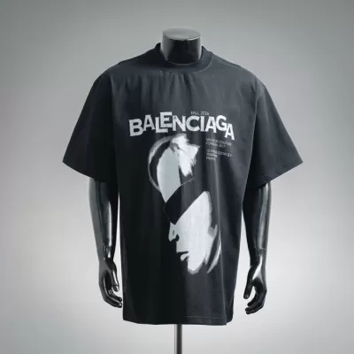 2026 バレンシアガ 夏ニュー ヴィンテージウォッシュプリント クルーネック半袖Tシャツ ゆったりドロッ ブランド コピー