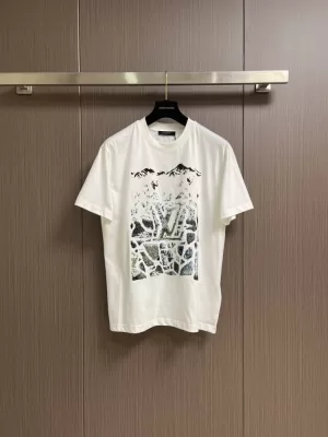 2026 ルイヴィトン 夏新着 プリント×フロッキー クルーネック半袖Tシャツ きめ細かく柔らかな肌触り ブランド コピー