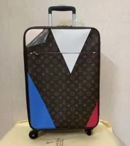2020夏ファション新品 ルイ ヴィトン最新先取りおしゃれなロゴ入り LOUIS VUITTON スーツケース新作オシャレ