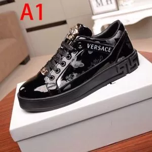 ヴェルサーチ 3色可選 どのアイテムも手頃な価格で VERSACE スニーカー トレンド最先端のアイテム