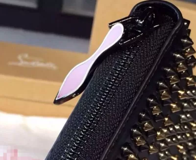 人気大定番 2020春夏 クリスチャンルブタン Christian Louboutin カラースパイク財布