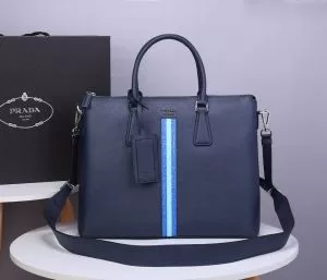 プラダ最もオススメ PRADA 人気が継続中 ショルダーバッグ 海外でも大人気