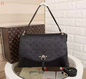 定番品質保証 ルイ ヴィトン LOUIS VUITTON 3色可選 ショルダーバッグ 個性的なモデル 秋冬大活躍