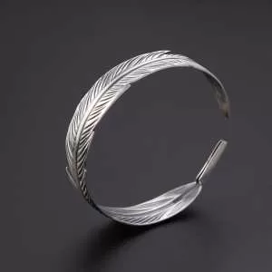 2020秋冬流行ファション 今年注目すべき秋冬ファッション ゴローズ goros バングル