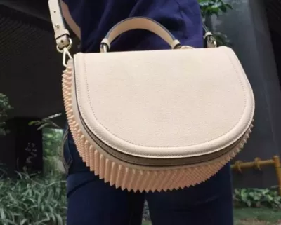 最新作 2020春夏 クリスチャンルブタン Christian Louboutin スパイク 手持ちショルダー掛け最高ランク