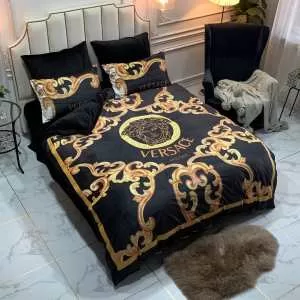ヴェルサーチ 注目の秋ファッション一番 VERSACE 寝具4点セット 最速2020秋冬トレンドブランド