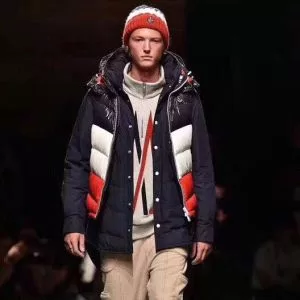 ファッショニスタ愛用 モンクレール MONCLER 今季爆発的な人気 ダウンジャケット メンズ
