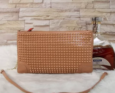 海外セレブ愛用 2020春夏 クリスチャンルブタン Christian Louboutin スパイク ショルダーバッグ