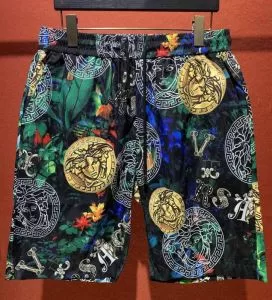 普段のファッション ヴェルサーチ VERSACE 確定となる上品 ショートパンツ 大人気のブランドの新作