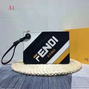 4色可選 秋冬トレンド フェンディ FENDI ポーチ 人気デザインで欲しい