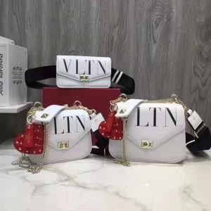 ショルダーバッグ VALENTINO ヴァレンティノ 数量限定再入荷 2020最安値格好良いアイテム