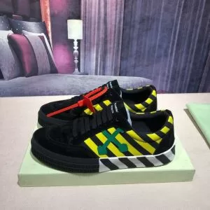 スニーカー OffWhite オフホワイト 普段のファッション スニーカー 取り入れやすい