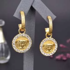 注目されている ヴェルサーチ20新作です VERSACE ピアス 普段使いにも最適なアイテム