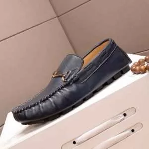 今年の秋冬のトレンド激安セール ルイ ヴィトン 20202020秋冬流行色紹介 LOUIS VUITTON 最新秋冬トレンドをチェック ローファー