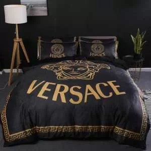 VERSACE 寝具4点セット 気になる2020年秋のファッションヴェルサーチ 今年らしいおすすめ新品