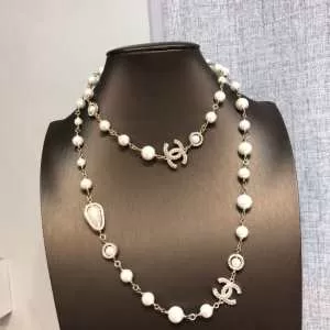 シャネル CHANEL どのアイテムも手頃な価格で ヘアアクセサリー トレンド最先端のアイテム