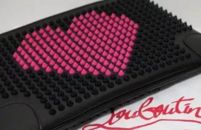 2020春夏 クリスチャンルブタン Christian Louboutin ハート型 スパイク ショルダーバッグ
