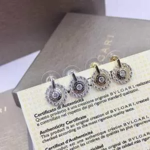 ピアス オススメしたい最新注目ファション ブルガリ BVLGARI おすすめ大人かわいい着こなし 2色可選