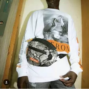 入荷 OffWhite オフホワイト 大人っぽい長袖Tシャツ流行の注目ブランド