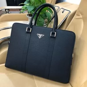 のトレンドアイテム プラダ PRADA ビジネスバッグ 春夏のトレンドアイテム