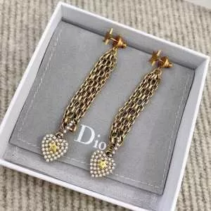 シンプルなファッション イヤリング さらに魅力的 ディオール スタイルアップ DIOR