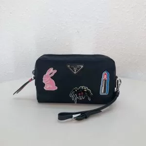 季節をまたい新作アイテム ハンドバッグ レディースバッグ プラダ PRADA 2020即旬な装いに きちんと感が抜群