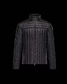 保温性のある 2020秋冬 MONCLER モンクレール デザインも魅力のダウンジャケット