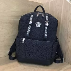 リュック 毎日はちょっとイイ秋冬新品 ヴェルサーチファッショントレンドを早速チェック VERSACE 2020秋冬流行ファション