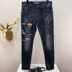 累積売上総額第1位 ジーンズ 絶対に見逃せない ヴェルサーチVERSACE 20SS☆送料込