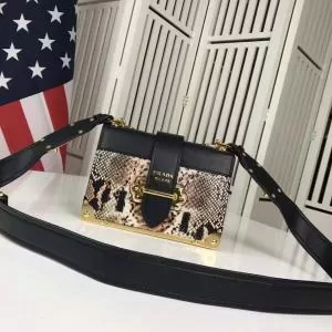 2020 プラダ PRADA 特選新作 ショルダーバッグ 多色選択可 入手困難