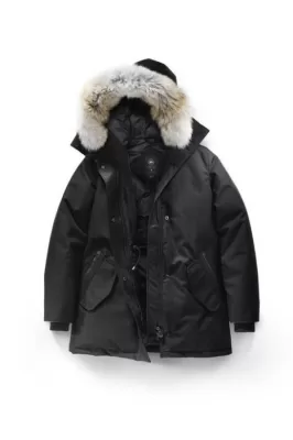 お洒落に魅せるモデル カナダグースコピーCANADA GOOSE 人気販売ダウンジャケット