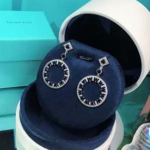限定アイテムが登場 イヤリング 通勤通学どちらでも使え ティファニー TiffanyCo