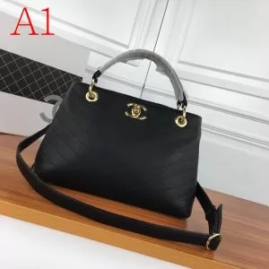 3色可選 非常にシンプルなデザインな シャネル CHANEL 幅広いアイテムを展開 レディースバッグ
