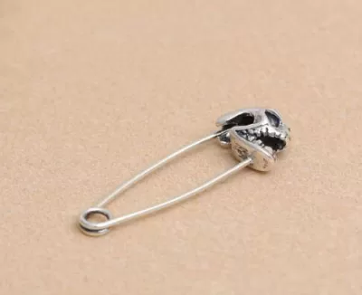 綺麗　2020 CHROME HEARTS クロムハーツ シルバー925 ブローチ 男女兼用