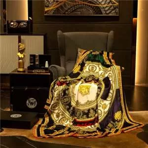 ヴェルサーチ 【2020年】夏のファッション VERSACE超極細繊維を使用した美品 ブランケットセレブ愛用 贈り物にも最適