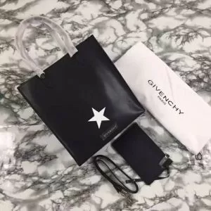 2020夏の定番新品到来 ネット販売限定 ジバンシー GIVENCHY バッグ レディース