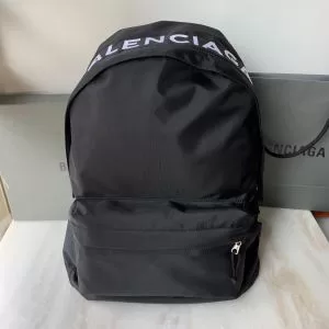 2020秋冬最重要アイテム リュック バレンシアガ 秋冬とれんど新品目立ち BALENCIAGA ファッション上級者向け 素敵続くトレンド