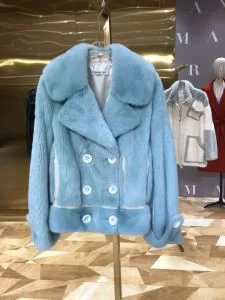 ディオール今季トレンド新作はこれ DIOR 秋冬に大注目のカラー ハーフコート 速報2020年秋ファッショントレンド