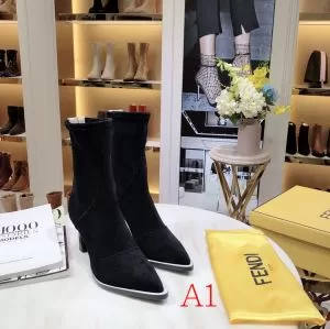 多色可選 FENDI 【最新】2020年秋冬のトレンド速報 レザーブーツ フェンディ ファッショントレンドを早速チェック