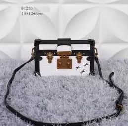 完売　高級感演出 2020春夏 LOUIS VUITTON ルイ ヴィトン ショルダーバッグ LV