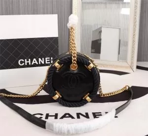 シャネル CHANEL ハンドバッグ 2020年春夏シーズンの人気 人気夏ファションおすすめ 魅力的なカラー使い