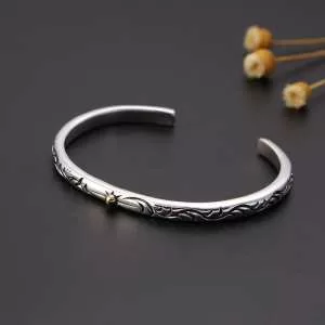 更にトレンドが急上昇中 ゴローズ goros バングル 【最新】2020年秋冬のトレンド速報