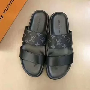 最も目立ったブランド新品 ルイ ヴィトン 2020春夏トレンドアイテム LOUIS VUITTON 最近のトレンドアイテム サンダル