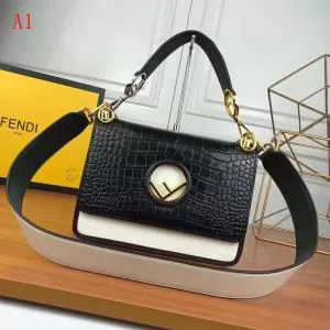 今季大人気新作登場 ハンドバッグ 稀少入手困難 フェンディ FENDI 3色可選 モード