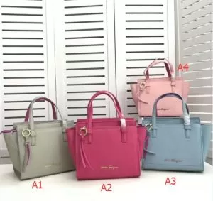FERRAGAMO売れ筋のいい2020 4色選択可 手持ちショルダー掛け サルヴァトーレフェラガモ