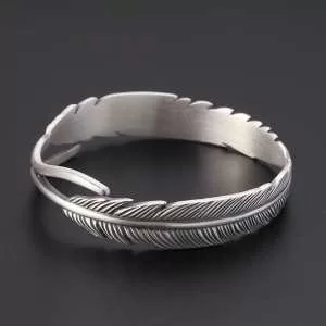 ゴローズ goros バングル 202020秋冬取り入れやすい 絶対おさえるべきカラーと最新