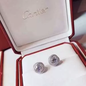 気持ちいい真夏日にぴったり ピアス おしゃれな夏ファッション2020 カルティエ CARTIER 欠かせない限定アイテム