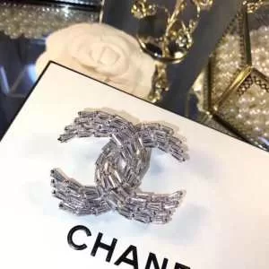 【2020春夏】最新コレクション 春夏のトレンドアイテム シャネル CHANEL ブローチ